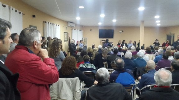 Plataformas de críticos con Susana Díaz se reunirán el día 15 en Sevilla