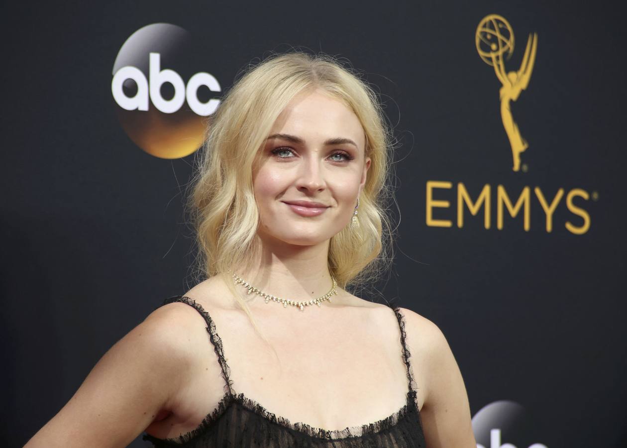 Sansa Stark de 'Juego de Tronos' sorprende con nuevo novio en la vida real