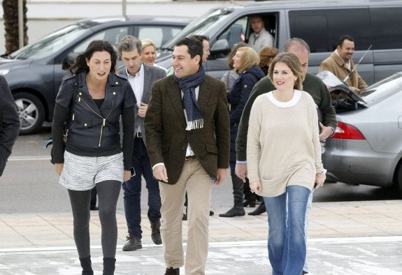 Moreno afea que Díaz recurra a ZP «tras llevar a la economía al colapso»