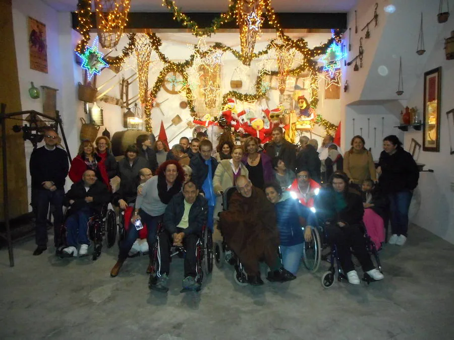 Los centros José López Barneo y Santa Teresa programan más de 40 actividades navideñas