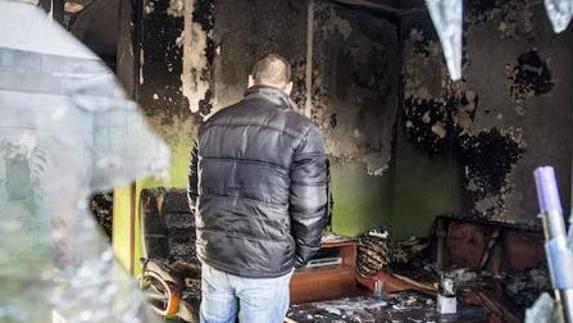 Salva a sus hijos de un incendio en plena madrugada en Badajoz