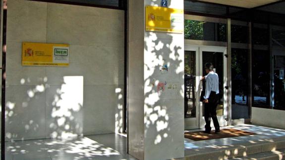 Los parados admitidos de los 1.300 solicitantes han de pedir ahora cita