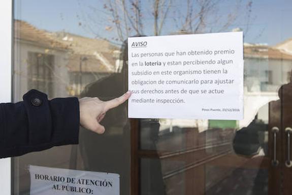 Pinos Puente: "Si le tocó la lotería, pase por la oficina del paro"