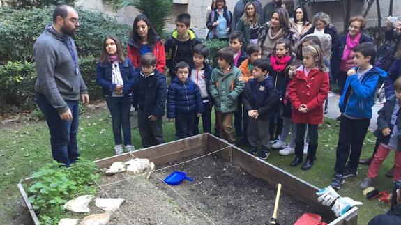 Una veintena de niños participa en la actividad “Excavando por Navidad” del Museo de Jaén