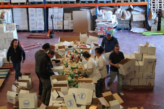 El número de atendidos por el Banco de Alimentos de Almería empieza a remitir