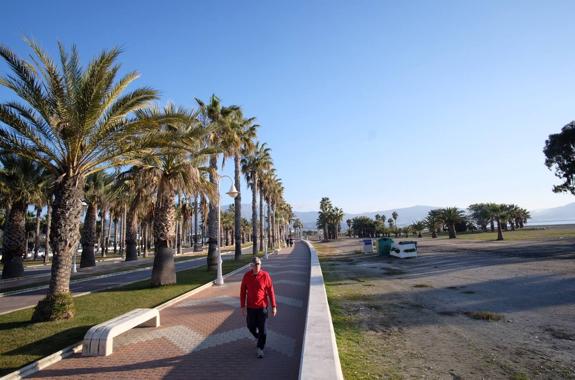 Las playas de Motril miran de frente al verano