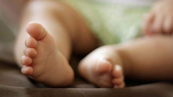 Un policía local salva a un bebé de 5 meses de morir ahogado