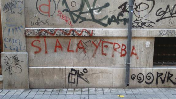 Granada pone en marcha un plan de choque contra las pintadas