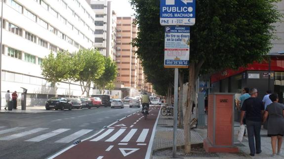 Utiliza una botella rota para agredir a su expareja por todo el cuerpo en una riña