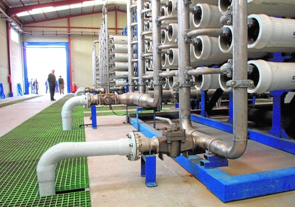 Maeztu no ve irregularidad en la ubicación de la desaladora de Palomares