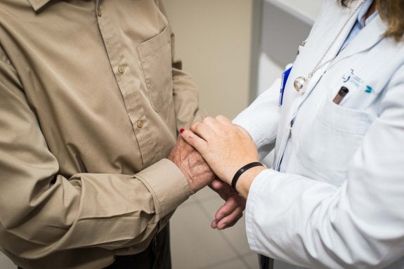 'La Caixa' acompaña a más de 2.800 almerienses en el final de sus vidas