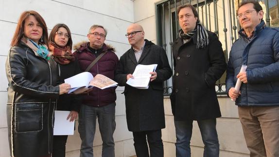 Formalizada la denuncia para que los autores de pintadas en la Catedral "no queden impunes"