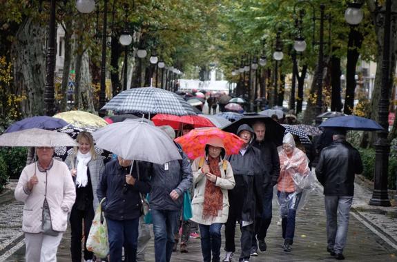 La provincia de Granada, en alerta naranja por nevadas y fenómenos costeros