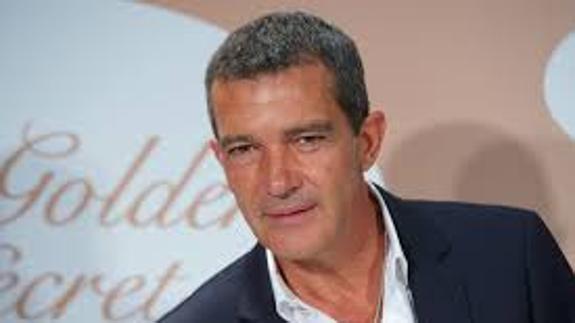 Antonio Banderas se recupera tras ser hospitalizado por un dolor en el pecho