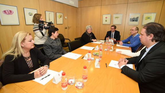 Diputación y asociaciones de consumidores asesorarán sobre las cláusulas suelo