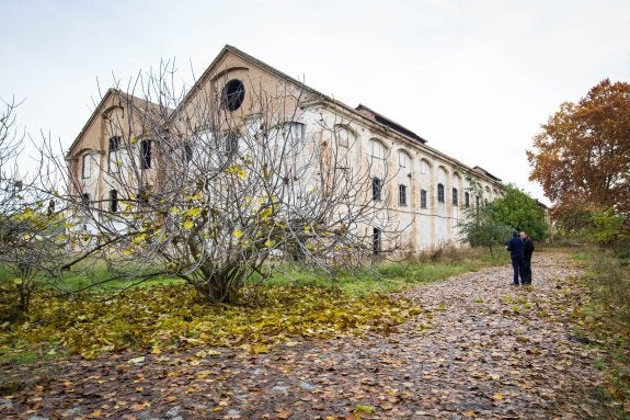 Tan sólo dos de las 25 fábricas de la Vega conservan su actividad industrial original