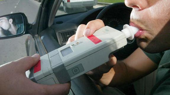 Paran a un taxista de servicio con una tasa de alcohol 7 veces sobre lo permitido