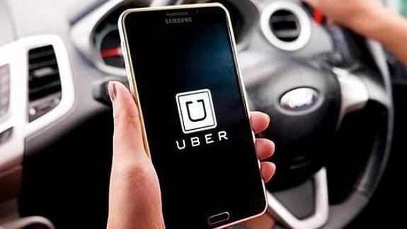 La empresa de transportes Uber recibe una denuncia por «provocar un divorcio»