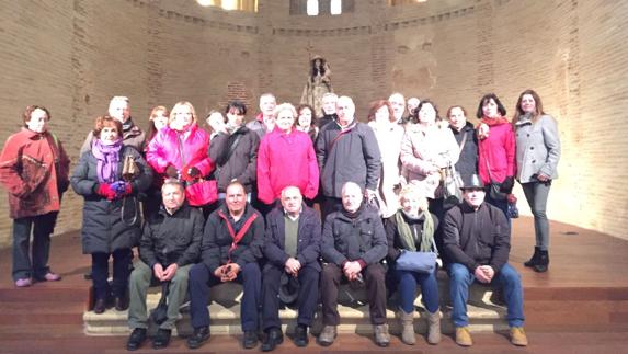 Vecinos de la Alpujarra peregrinan a León acompañados de su sacerdote
