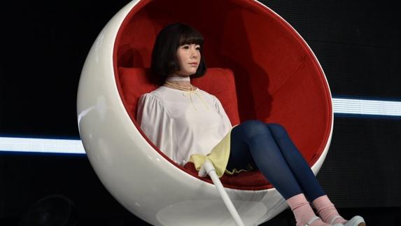 Este robot presentará por primera vez un programa de TV