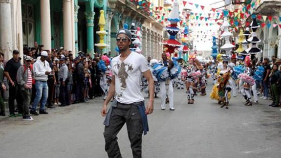 Enrique Iglesias lanza 'Súbeme la radio': escucha la nueva canción del verano