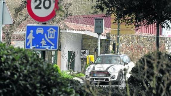 El radar fijo que te multa si pasas de los 20 kilómetros por hora