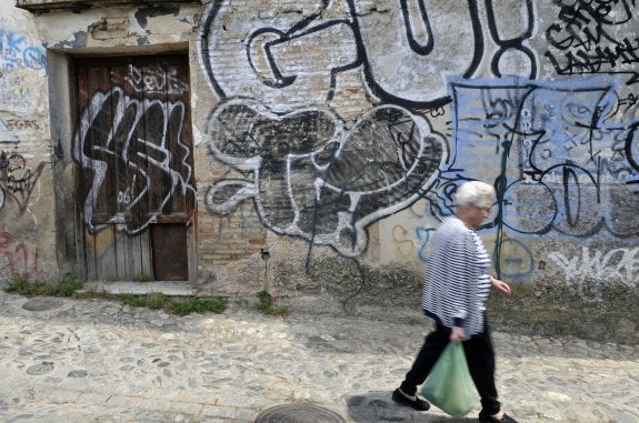 El plan de choque contra las pintadas arranca en el Realejo en unas semanas
