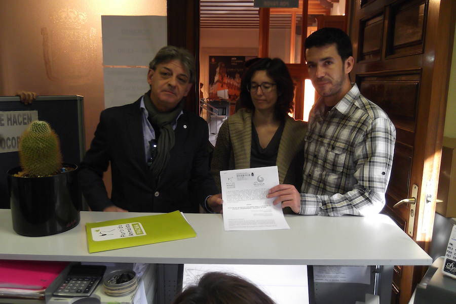 JeC y Pacma proponen un núcleo zoológico para animales perdidos y abandonados