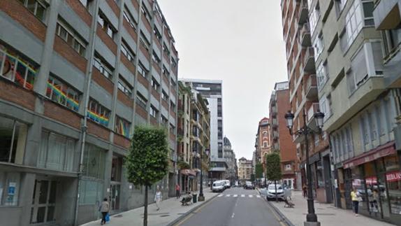 Detenido un hombre de 73 años por acosar en un autobús a una niña de 15