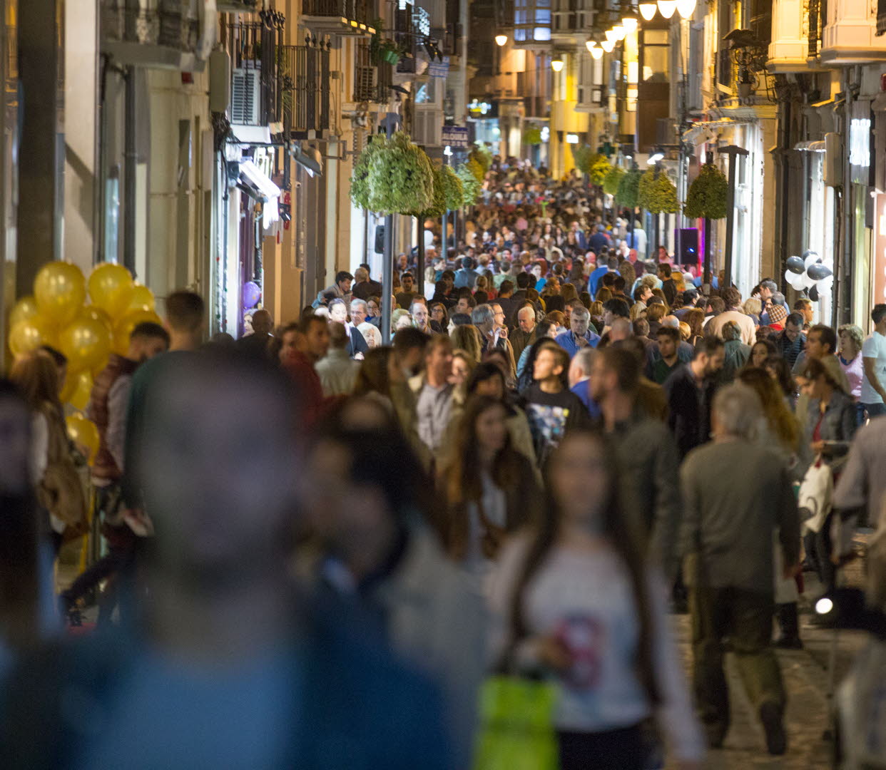 Noche en Blanco de Granada: cambios en el tráfico y refuerzos del transporte público