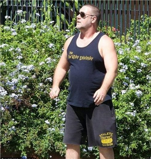 Russell Crowe se enfada con quienes critican sus kilos