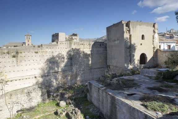La restauración de la Muralla da oxígeno a las cuentas del Ministerio de Cultura en Granada