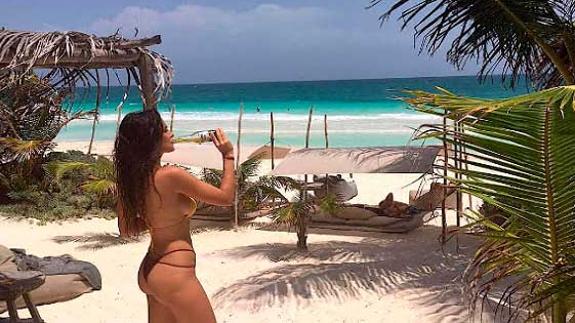 La camarera de 'First Dates' enciende Instagram con una sexy foto en bikini