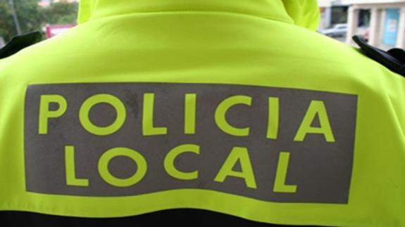 Un policía local fuera de servicio detiene a un hombre por agredir a su expareja en plena calle en Badajoz
