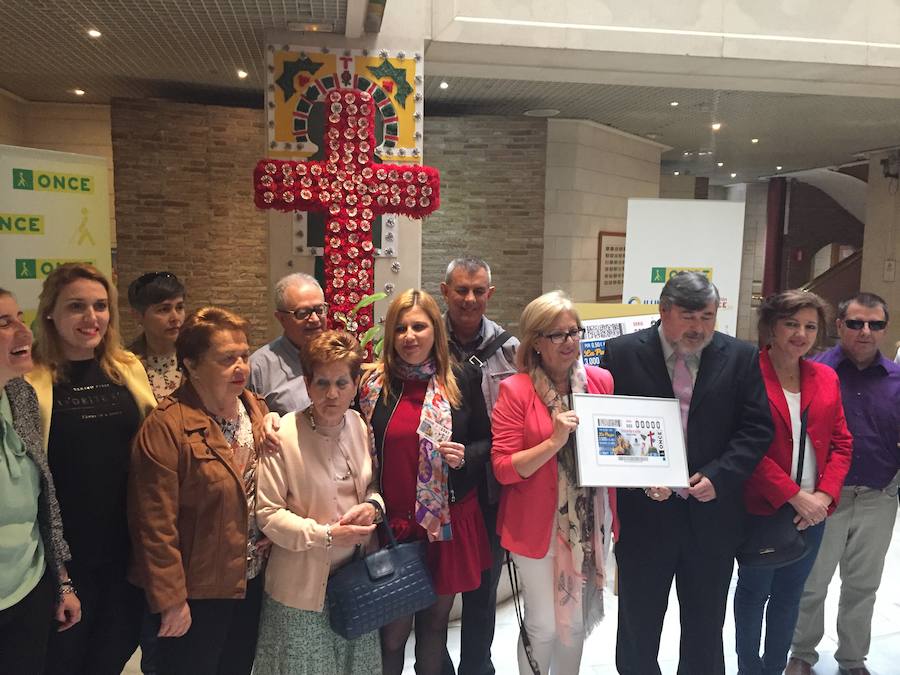 La ONCE lleva la tradición granadina del Día de la Cruz a su cupón