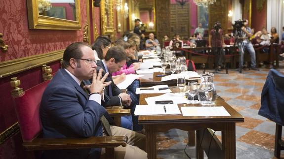 La jueza cita como investigados a los concejales del PP que votaron la discoteca del Serrallo