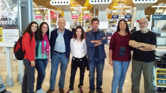 Cinco profesionales sanitarios de hospitales públicos jiennenses atienden a 70 pacientes en Tinduf