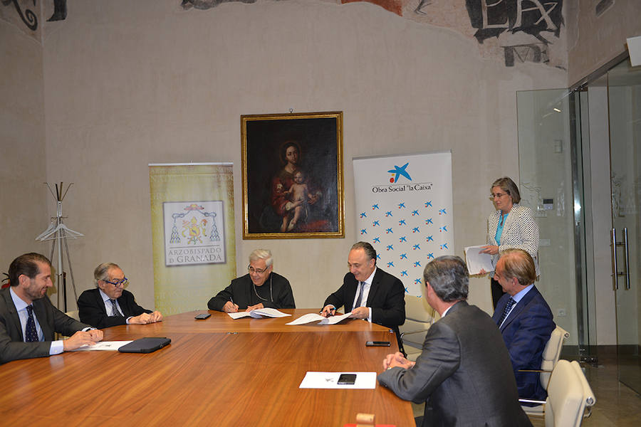 El Arzobispado de Granada y Caixabank suscriben un convenio comercial y financiero