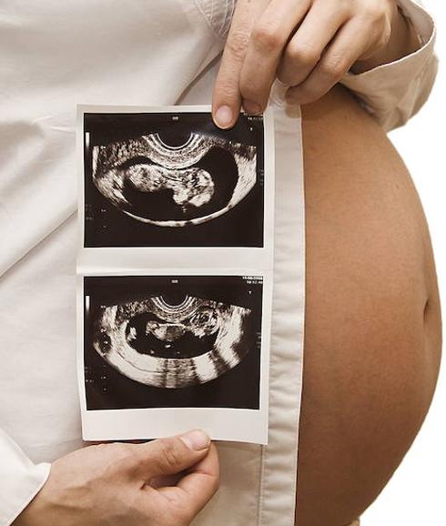 Sanz anuncia que más de 2.871 almerienses perciben ya el complemento de pensión por maternidad