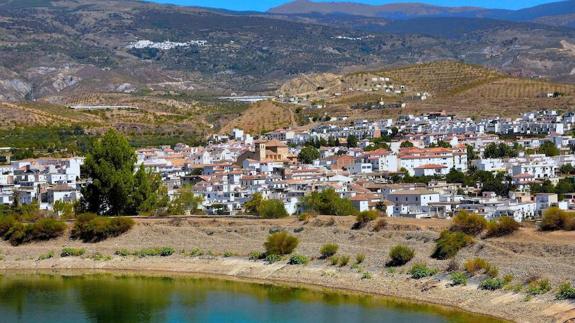 Los caminos medievales de la Alpujarra atraen a senderistas de España y otros países