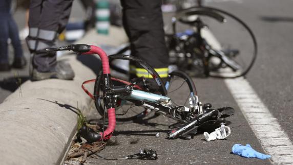 Una chica borracha arrolla a 6 ciclistas en Tarragona y deja un herido grave