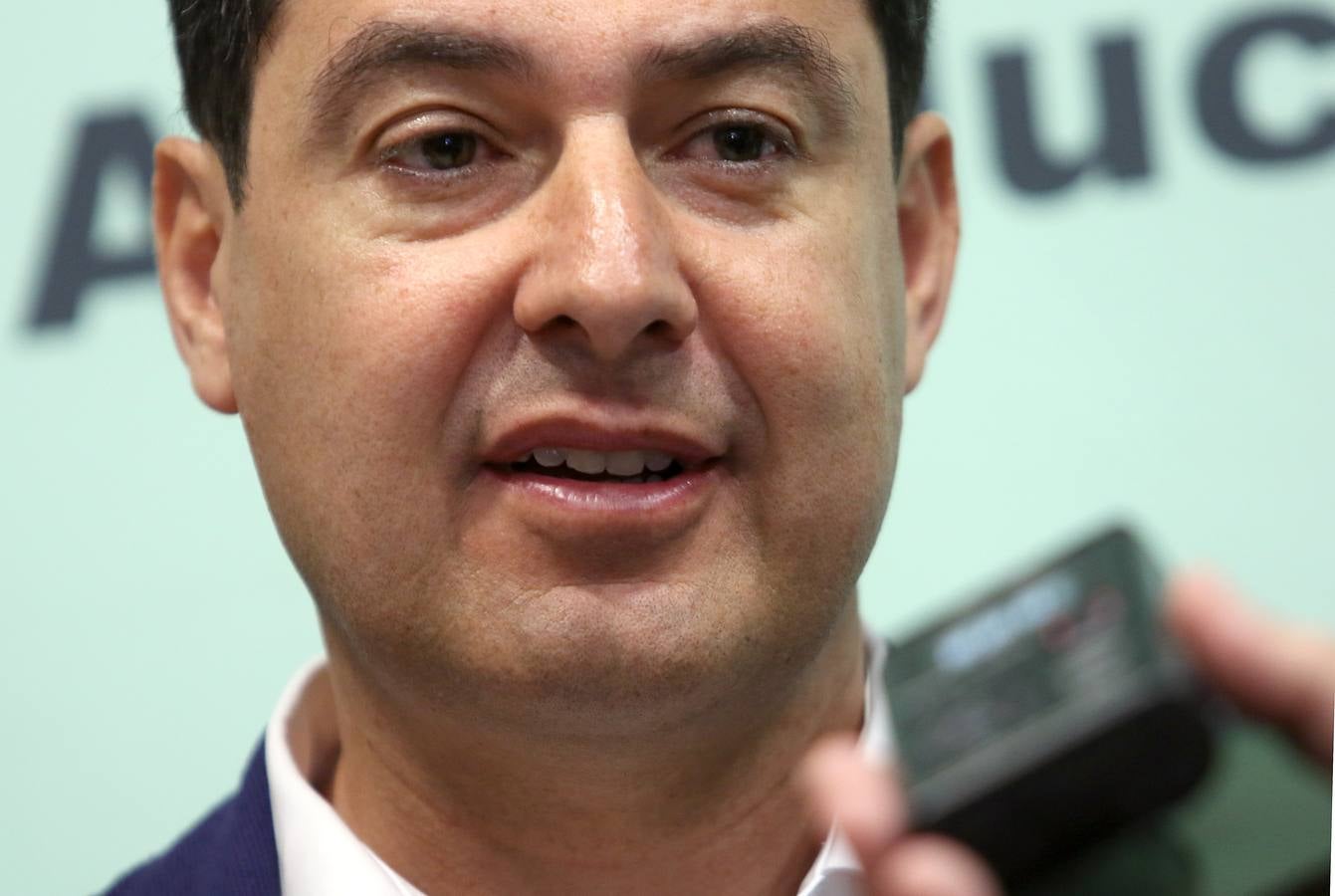 Moreno cree que Díaz ve con "inquietud la puerta abierta" a una moción de censura contra Rajoy