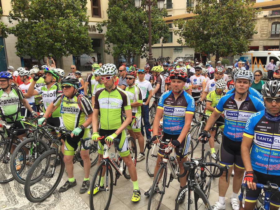 Cerca de mil ciclistas piden que no haya más muertes en la carretera