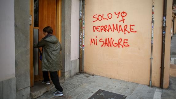 Las pintadas siguen ganando la batalla en el Realejo