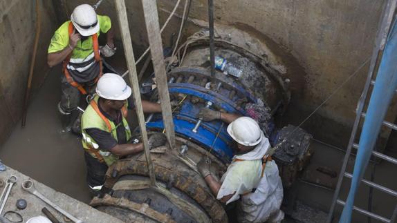 Restablecido el suministro tras la avería que ha dejado un día sin agua a 40.000 vecinos del Cinturón