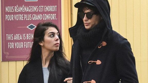 Georgina zanja los rumores de embarazo con una foto