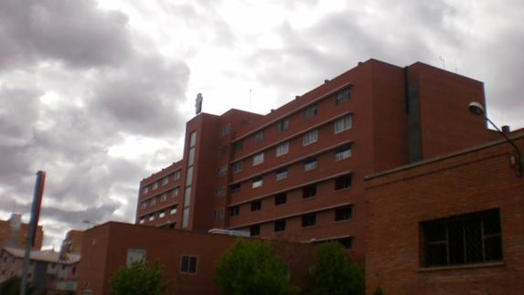 Hospitalizan a una niña tras ser mordida por una serpiente en un colegio de Badajoz