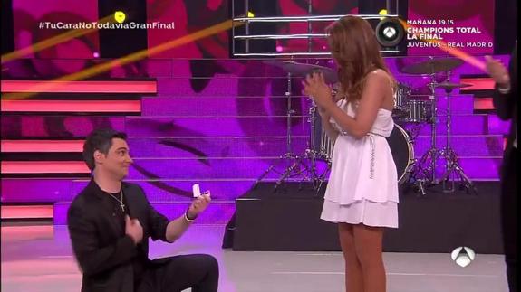 El momentazo en el que el granadino Fran Valenzuela pide matrimonio a su chica en 'Tu Cara No Me Suena Todavía'