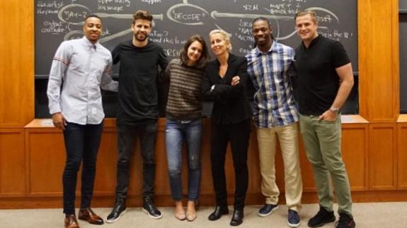 El sorprendente máster que estudia Piqué en Harvard con Katie Holmes