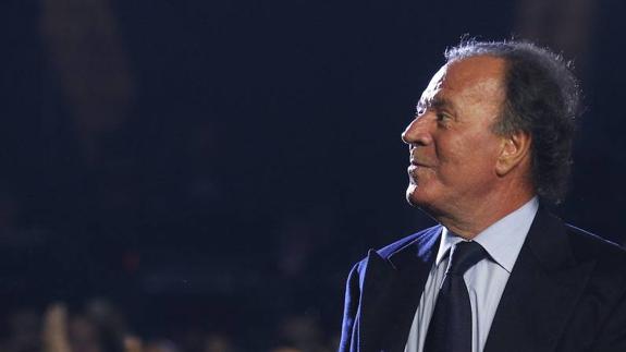 Julio Iglesias le tiene «pánico» a Bertín